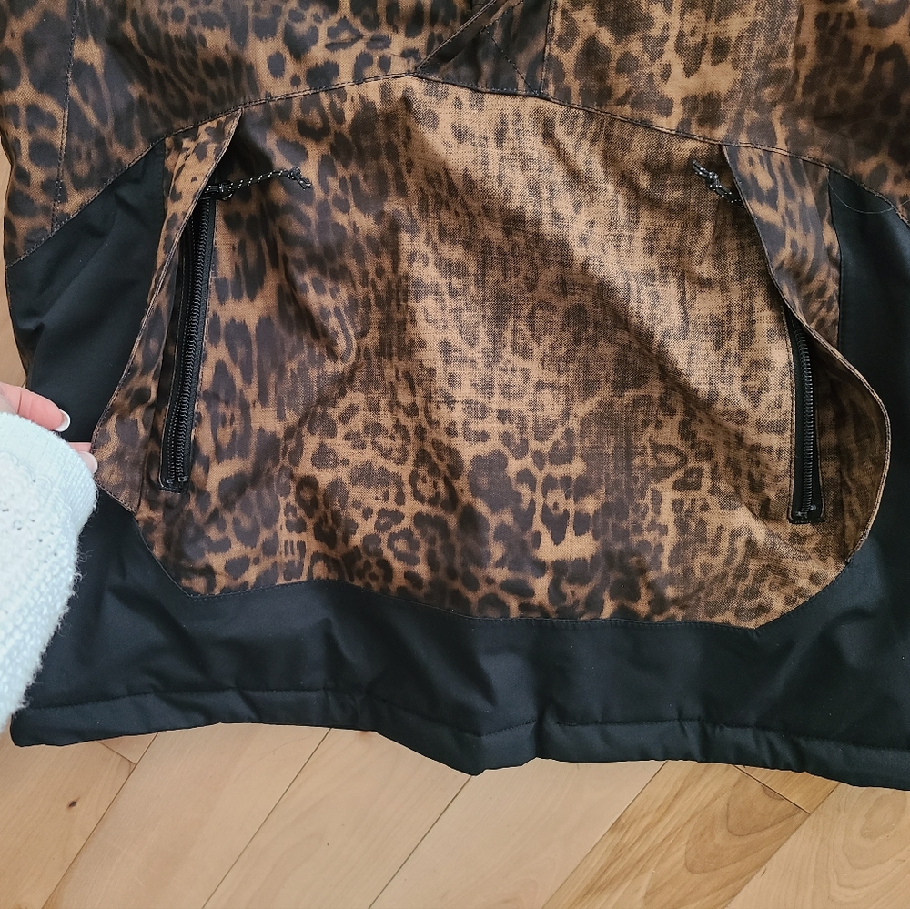 Volcom leopard pullover winter coat - Picture 4 of 7